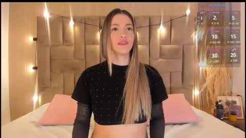 Snapshot of claradelmar_ chatting on 12/14/25, 10:31 Clara del mar online show from 12/14/25, 10:31