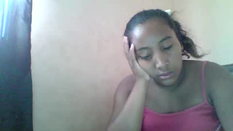 Snapshot of clarah0123 chatting on 02/06/25, 07:13 Clarah0123 online show from 02/06/25, 07:13