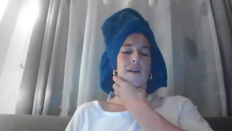 Snapshot of claralafontaine chatting on 06/21/26, 01:57 claralafontaine online show from 06/21/26, 01:57