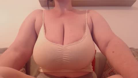 Clara online show from 05/11/26, 09:45