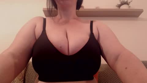 Snapshot of claralollipop chatting on 06/13/26, 10:40 Clara online show from 06/13/26, 10:40
