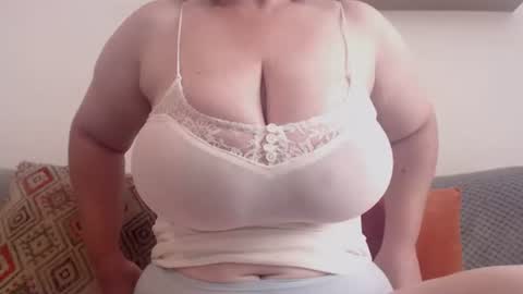 Snapshot of claralollipop chatting on 07/17/26, 02:56 Clara online show from 07/17/26, 02:56