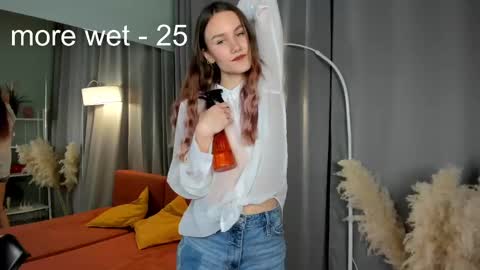 Snapshot of clare_ff chatting on 03/07/25, 12:34 Claire online show from 03/07/25, 12:34