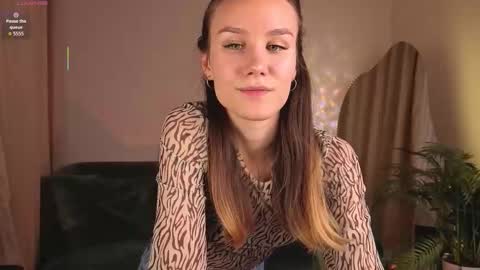 Snapshot of clare_ff chatting on 10/02/25, 01:40 Claire online show from 10/02/25, 01:40