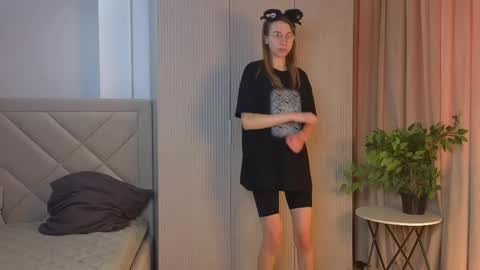 Sara online show from 05/27/26, 07:49