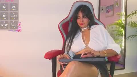 clariss_brown online show from 06/17/26, 07:59