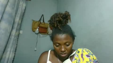 clarisse98 online show from 12/03/25, 06:50