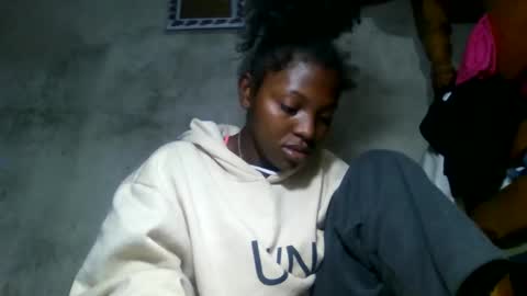 clarisse98 online show from 04/17/26, 09:12