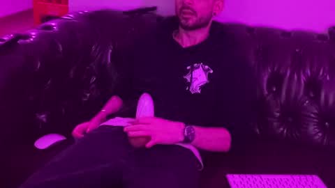 Snapshot of clarkent20 chatting on 12/12/24, 12:38 Clark online show from 12/12/24, 12:38