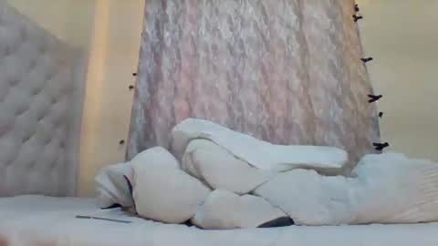 Snapshot of classic_carmen chatting on 05/01/26, 09:03 carmen online show from 05/01/26, 09:03