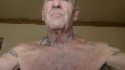 Snapshot of classic_rock_and_oldies chatting on 06/14/26, 10:34 Pizza online show from 06/14/26, 10:34