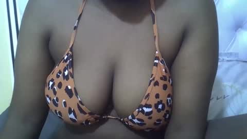 Snapshot of classy_zoey chatting on 10/08/25, 08:12 classy_zoey online show from 10/08/25, 08:12