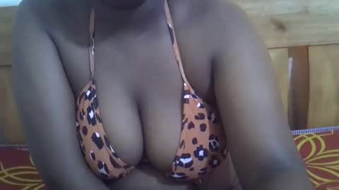 Snapshot of classy_zoey chatting on 10/25/25, 01:40 classy_zoey online show from 10/25/25, 01:40