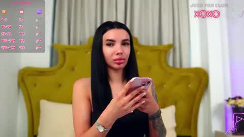 Snapshot of classybarby__ chatting on 06/18/26, 03:40 Velma online show from 06/18/26, 03:40