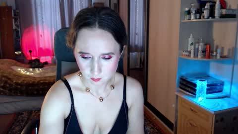 classyinna online show from 12/15/25, 06:17