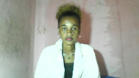 Snapshot of claudiannah chatting on 06/25/26, 11:37 claudianne online show from 06/25/26, 11:37
