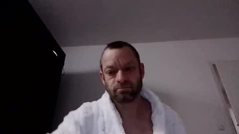 Snapshot of clausenflorian880 chatting on 12/14/25, 10:42 Florian online show from 12/14/25, 10:42