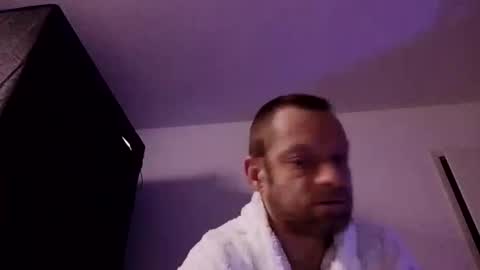 Snapshot of clausenflorian880 chatting on 12/14/25, 11:53 Florian online show from 12/14/25, 11:53