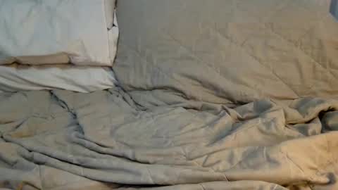 Snapshot of cleanuponaisle2 chatting on 12/15/25, 04:33 Anon online show from 12/15/25, 04:33