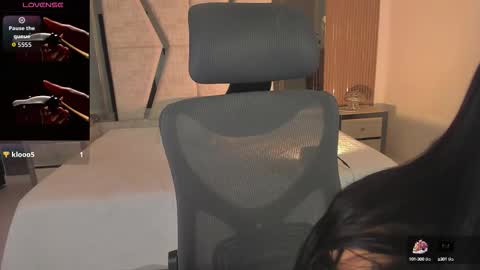 Snapshot of cleeoadams_ chatting on 10/03/25, 05:26 Cleo Adams online show from 10/03/25, 05:26