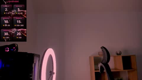 Snapshot of cleeoadams_ chatting on 11/04/25, 04:44 Cleo Adams online show from 11/04/25, 04:44