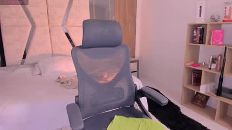 Snapshot of cleeoadams_ chatting on 11/09/25, 05:39 Cleo Adams online show from 11/09/25, 05:39