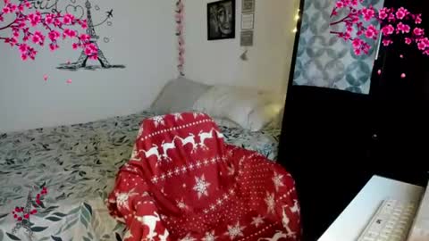 Snapshot of cleo_christmas chatting on 06/19/26, 12:48 cleo_christmas online show from 06/19/26, 12:48