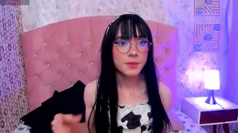 Snapshot of cleo_nilee chatting on 10/21/25, 03:40 cleo online show from 10/21/25, 03:40