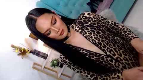 Snapshot of cleofex chatting on 11/12/25, 11:03 Cleo online show from 11/12/25, 11:03