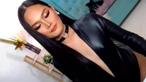 Snapshot of cleofex chatting on 11/20/25, 12:22 Cleo online show from 11/20/25, 12:22