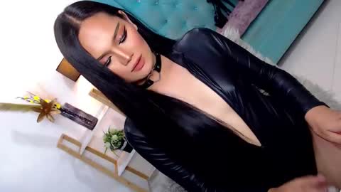 Snapshot of cleofex chatting on 11/27/25, 12:02 Cleo online show from 11/27/25, 12:02