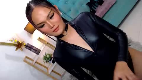 Snapshot of cleofex chatting on 11/29/25, 11:52 Cleo online show from 11/29/25, 11:52