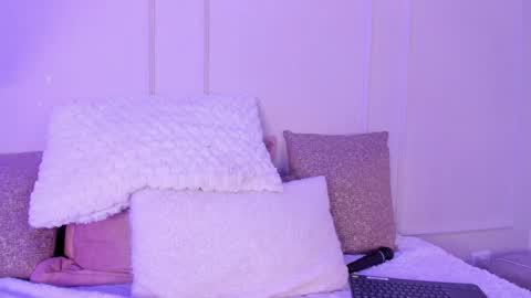 Snapshot of cleojhonson chatting on 01/09/25, 08:03 . Cleo Jhonson . online show from 01/09/25, 08:03