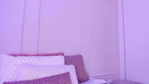 Snapshot of cleojhonson chatting on 01/11/25, 07:49 . Cleo Jhonson . online show from 01/11/25, 07:49