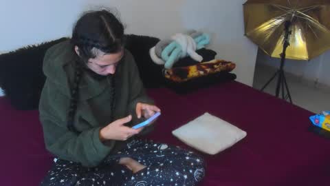 Snapshot of cleosexxx chatting on 10/22/25, 09:53 cleo y maikol online show from 10/22/25, 09:53