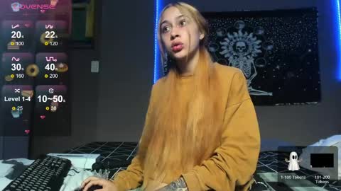 Snapshot of cleosexxx chatting on 04/25/26, 11:35 cleo y maikol online show from 04/25/26, 11:35