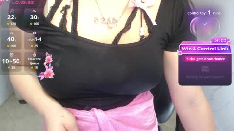 Snapshot of clhoe_b chatting on 05/13/26, 08:06 Clhoe online show from 05/13/26, 08:06