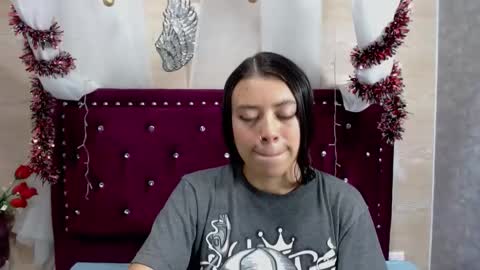 Snapshot of clhoedeep chatting on 02/18/25, 12:39 clhoedeep online show from 02/18/25, 12:39