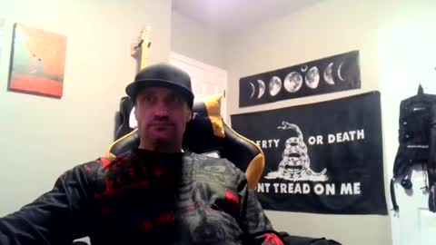 Snapshot of clintwood12 chatting on 12/25/24, 07:35 chad online show from 12/25/24, 07:35