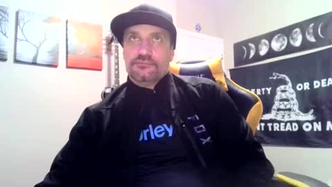 Snapshot of clintwood12 chatting on 01/03/25, 09:47 chad online show from 01/03/25, 09:47