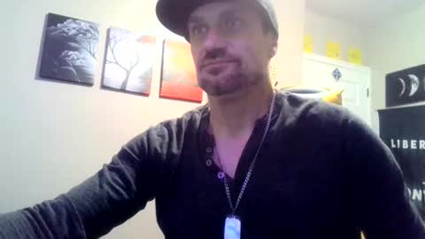 Snapshot of clintwood12 chatting on 01/12/25, 05:45 chad online show from 01/12/25, 05:45