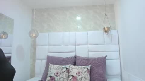 Snapshot of cloe_555 chatting on 10/18/25, 07:58 Cloe 555 online show from 10/18/25, 07:58