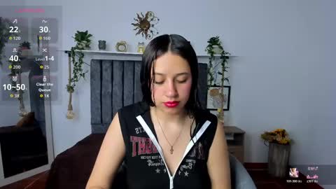 cloe_7 online show from 05/24/26, 11:37