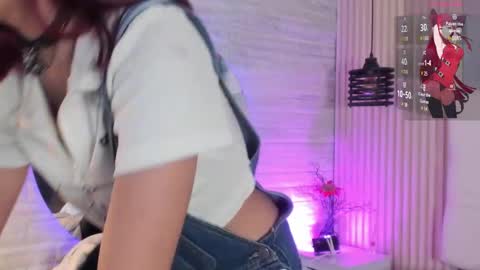 Snapshot of cloe__hills chatting on 12/09/24, 06:25 Cloe online show from 12/09/24, 06:25