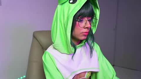 Cloe online show from 04/14/26, 12:33