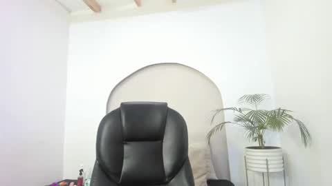 Snapshot of cloe_amazingg chatting on 01/13/26, 02:22 Cloe online show from 01/13/26, 02:22