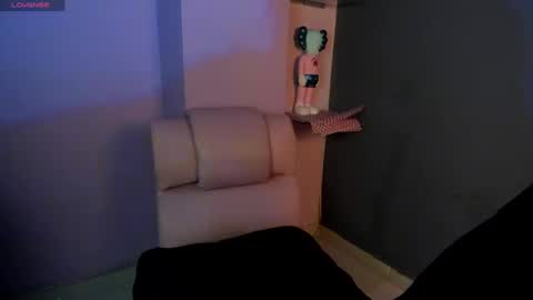 Snapshot of cloe_five chatting on 02/11/25, 08:10 CLOE online show from 02/11/25, 08:10