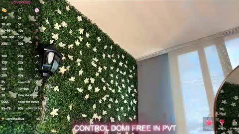 Snapshot of cloe_five chatting on 09/26/25, 07:51 CLOE online show from 09/26/25, 07:51