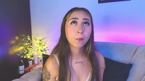 cloe_martinezz_ online show from 04/29/26, 05:41