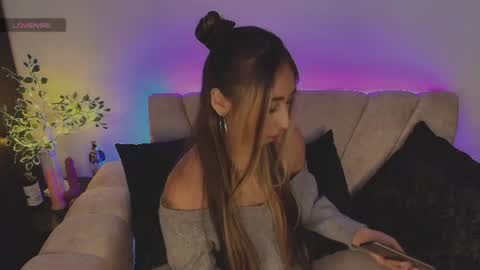 cloe_martinezz_ online show from 06/10/26, 04:56